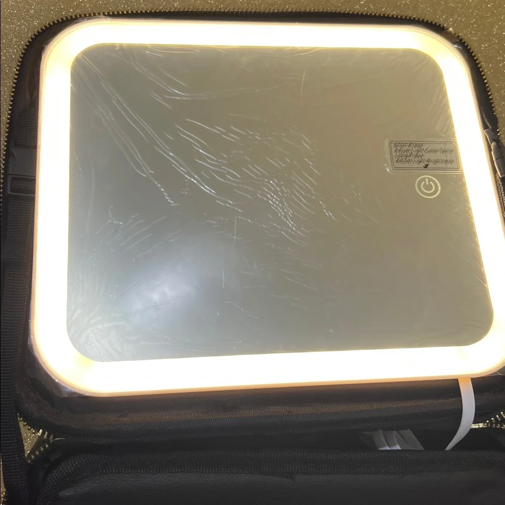 NIB Momira Black Train / Makeup Case with Light Up Mirror